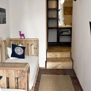 https://victoria-poshtel-bucuresti.bucharesthotelsnow.com