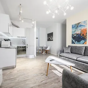  Apartment Miku Apartment-modernly Designed Downtown Albania